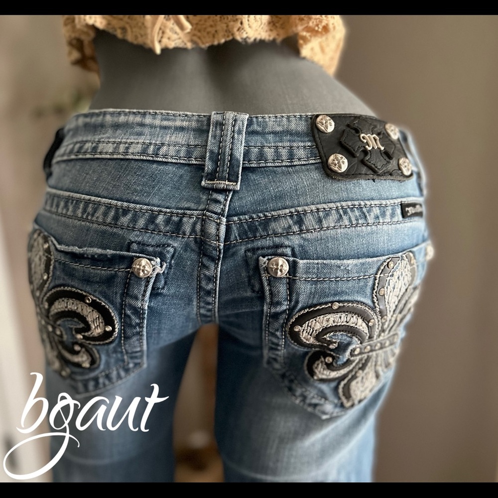 Miss Me Fleur De Lis Pocket Distressed Boot Jeans 26 - Picture 3 of 16